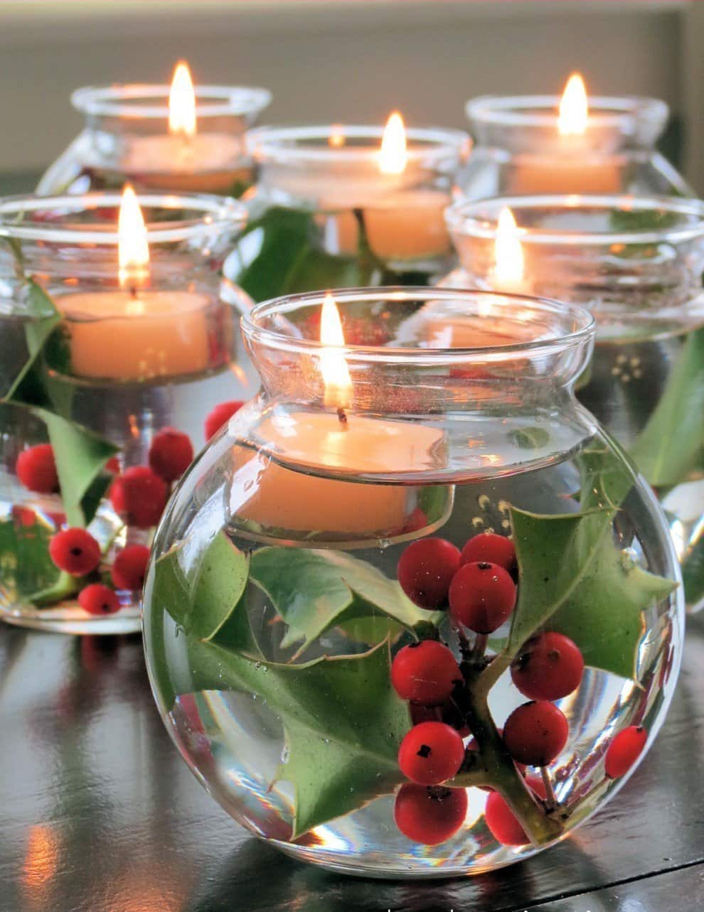 С плавающими свечами на столе новогоднее торжество запомниться надолго