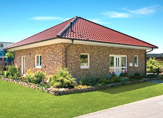 Пример дома с шатровой крышей