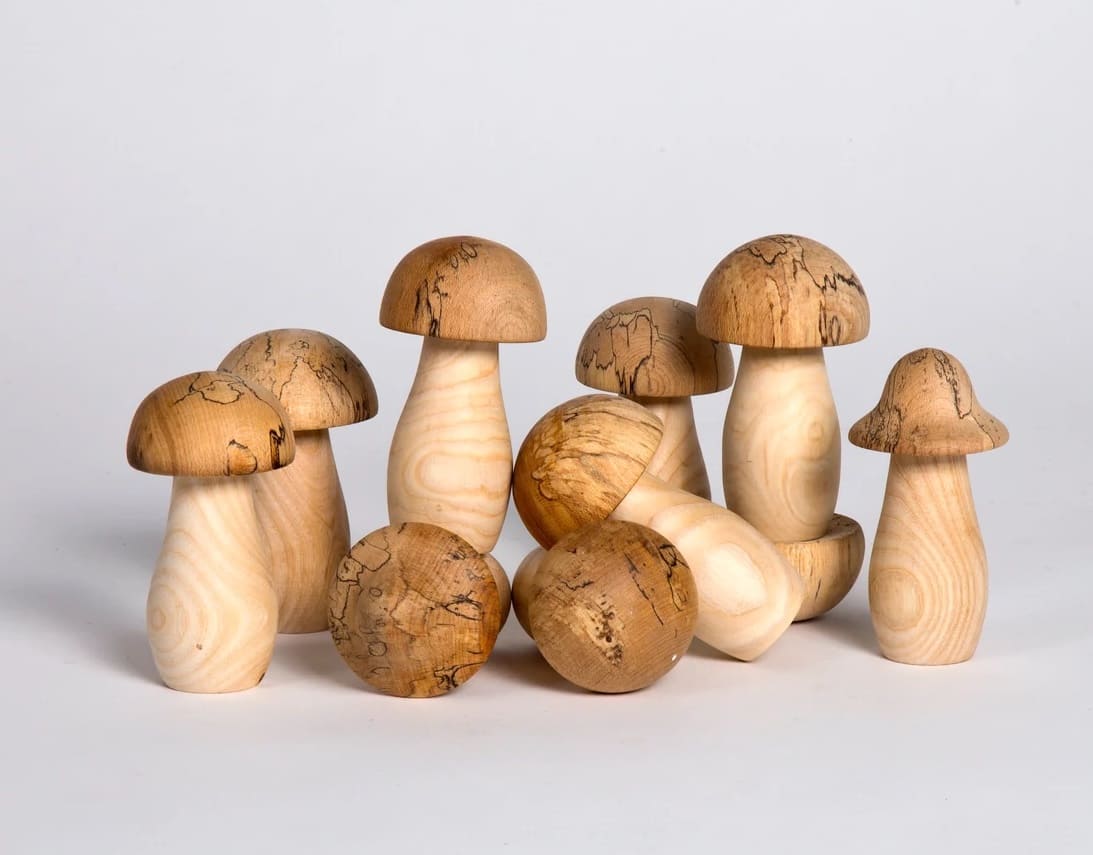 Декоративные деревянные грибочки для украшения интерьера